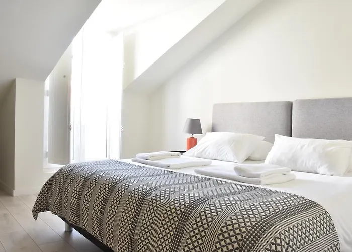 Apartment 28 Tram Duplex Lisbon