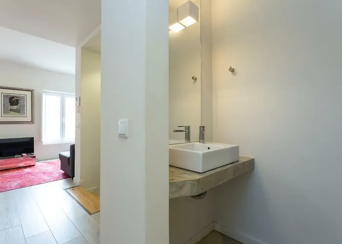 Apartment 28 Tram Duplex