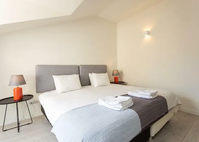 28 Tram Duplex Apartment Lisbon