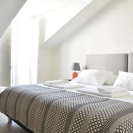 Апартаменты 28 Tram Duplex Лиссабон