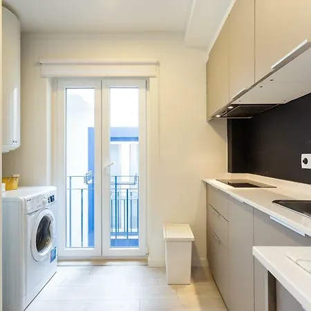 28 Tram Duplex Апартаменты